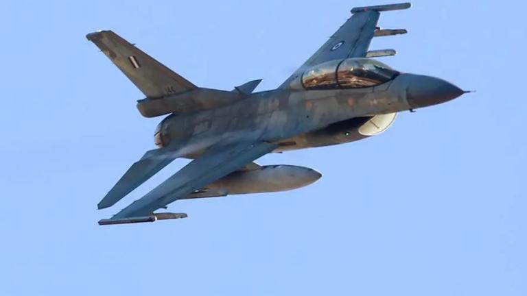 Δοκιμαστικές διελεύσεις μαχητικών αεροσκαφών πάνω από τη Θεσσαλονίκη, λόγω της παρελάσεως