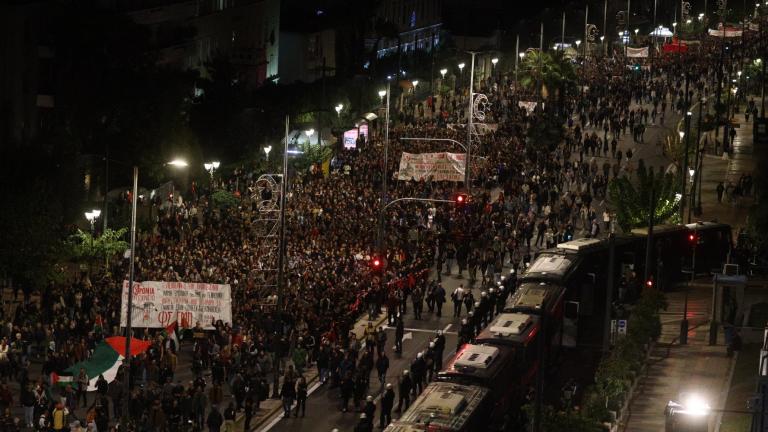 Επέτειος Πολυτεχνείου: Έφτασε στην αμερικάνικη πρεσβεία η πορεία — Κλειστό παραμένει το κέντρο της Αθήνας