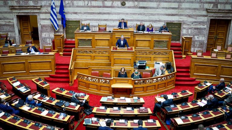 Τραγωδία στα Τέμπη — Βουλή: «Ναι» στη σύσταση προανακριτικής λένε όλα τα κόμματα της αντιπολίτευσης