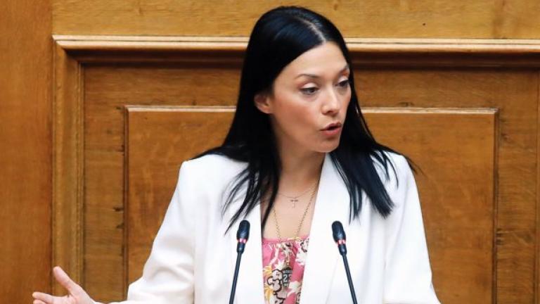 Νάντια Γιαννακοπούλου: «Οι αστυνομικές και δικαστικές αρχές να διερευνήσουν πλήρως τον θάνατο του 17χρονου και να ενημερώσουν δημόσια αν προκύπτουν ευθύνες»	