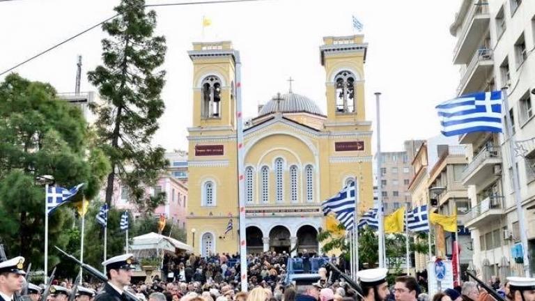 Με λαμπρότητα ο εορτασμός του Πολιούχου Αγίου Σπυρίδωνος στον Πειραιά