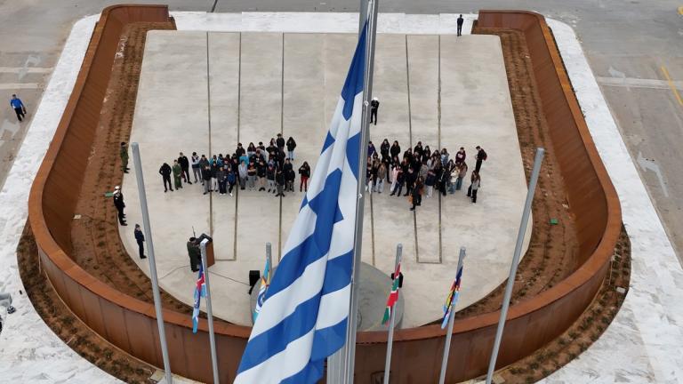 Ξεκίνησαν οι επισκέψεις του κόσμου στο «Μνημείο των Αθανάτων του Έθνους» στο Στρατόπεδο «Παπάγου»