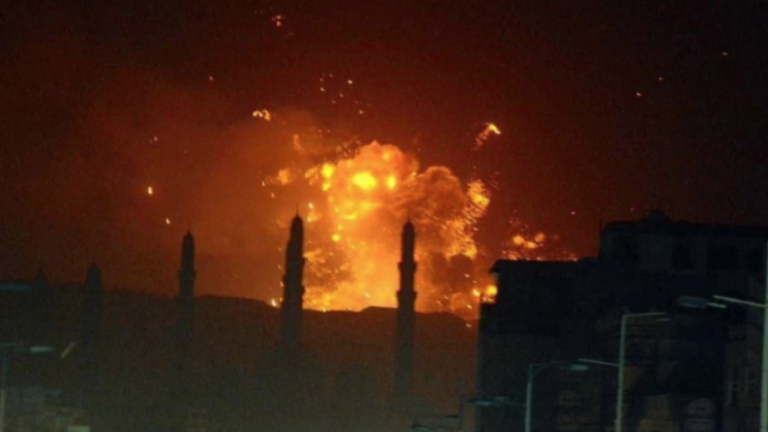 Βομβαρδισμοί των ΗΠΑ και της Βρετανίας εναντίον θέσεων των ανταρτών Χούθι της Υεμένης