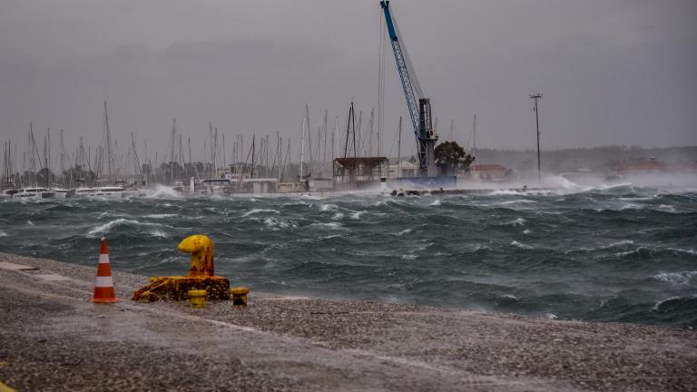 Απαγορευτικό απόπλου στα περισσότερα λιμάνια της χώρας