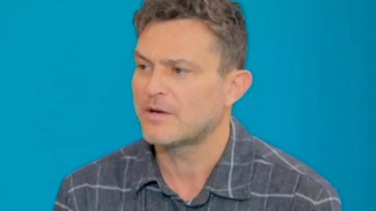 Χείμαρρος ο Γιώργος Καραμίχος για τα ομόφυλα ζευγάρια: «Η παρένθετη μητέρα είναι ουσιαστικά trafficking»