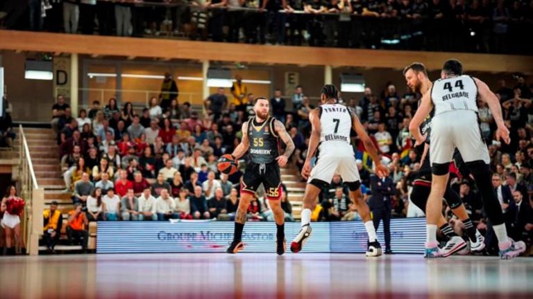 Euroleague: Γράφει ιστορία ο Μάικ Τζέιμς - Πέρασε Ντε Κολό και φουλάρει για... Σπανούλη