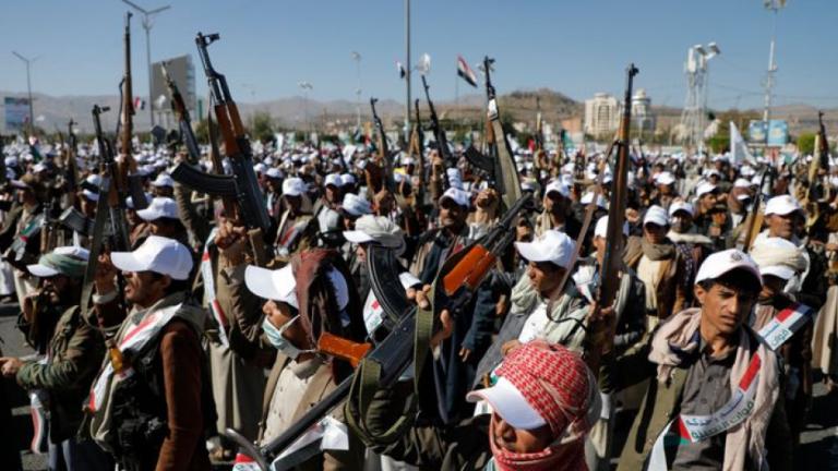  Οι Χούθι δεσμεύονται να απαντήσουν στις αεροπορικές επιδρομές των ΗΠΑ και της Βρετανίας