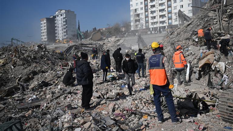 Τουρκία: Εκδηλώσεις μνήμης για τον σεισμό της 6ης Φεβρουαρίου 2023 – Σε 65 δευτερόλεπτα χάθηκαν 53.537 ζωές
