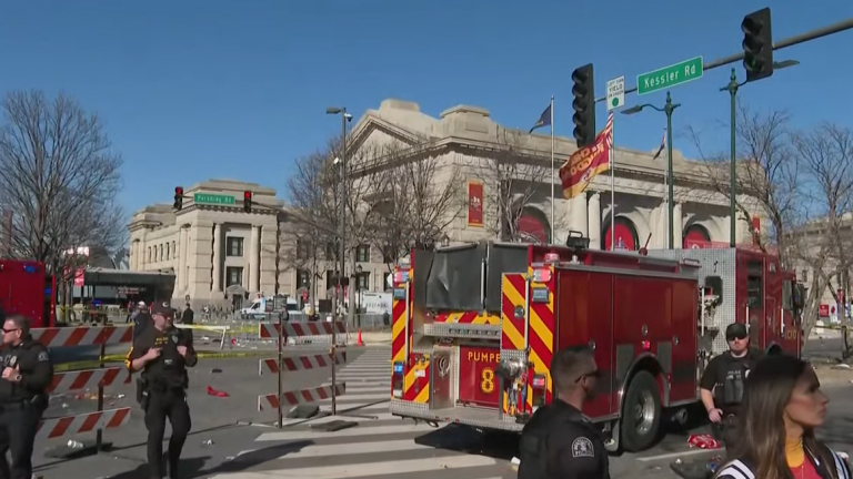 Χάος στο Κάνσας μετά την παρέλαση των νικητών του Super Bowl - Πυροβολισμοί και τραυματίες