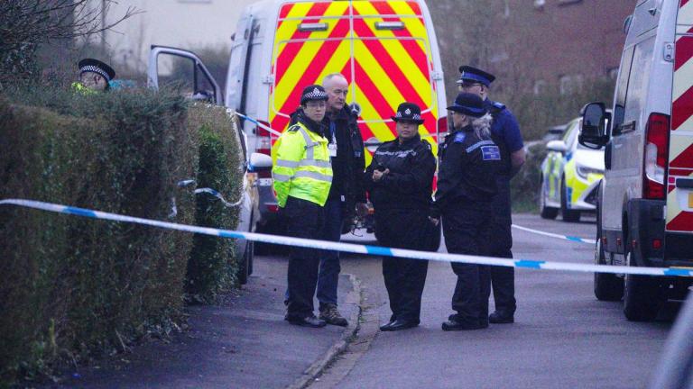 Βρετανία: Τρία μικρά παιδιά εντοπίστηκαν νεκρά μέσα στο σπίτι τους