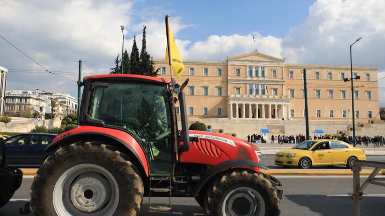 Έφτασαν τα πρώτα τρακτέρ στο Σύνταγμα - Σε ισχύ κυκλοφοριακές ρυθμίσεις