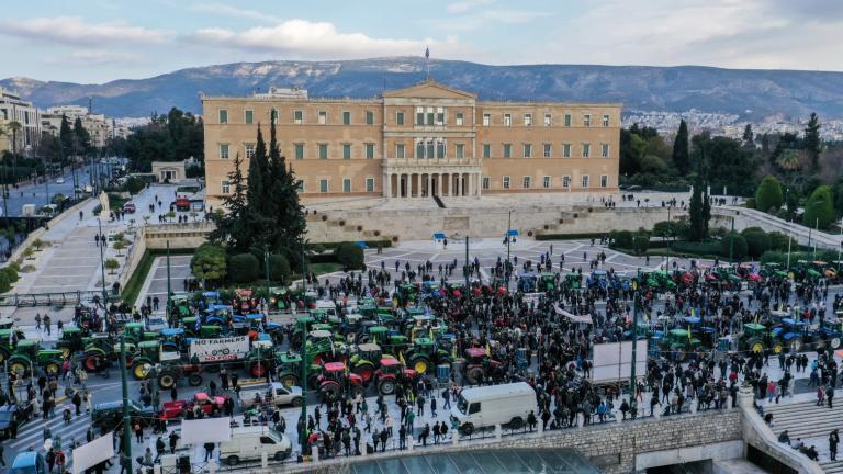 Αγροτικό συλλαλητήριο: Δεκάδες τρακτέρ στο Σύνταγμα