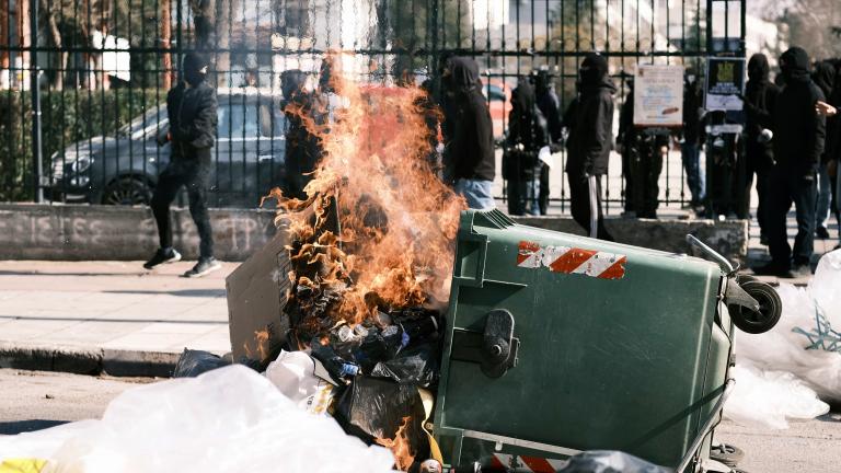 Θεσσαλονίκη: Ένταση, πέτρες και δακρυγόνα μετά την πορεία	