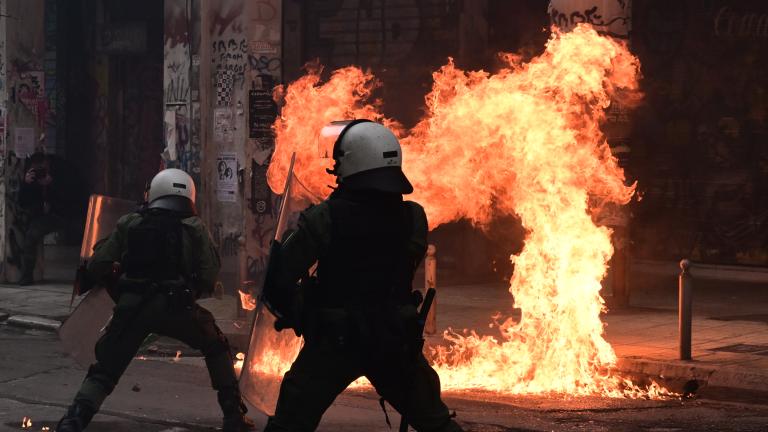 Επεισόδια με μολότοφ στο κέντρο της Αθήνας