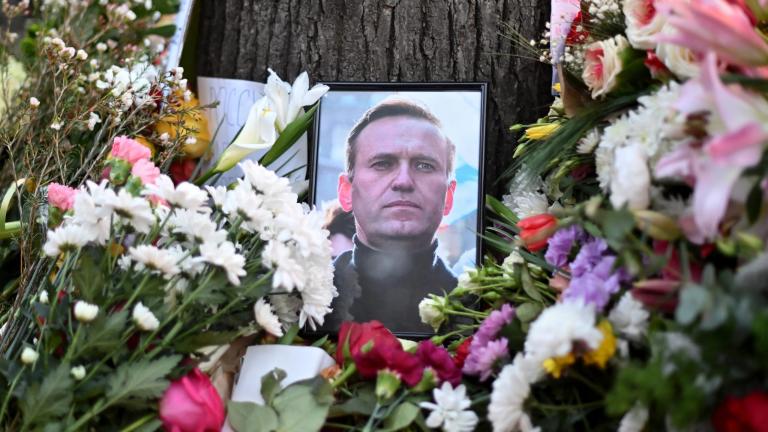 NAVALNY FLOWERS