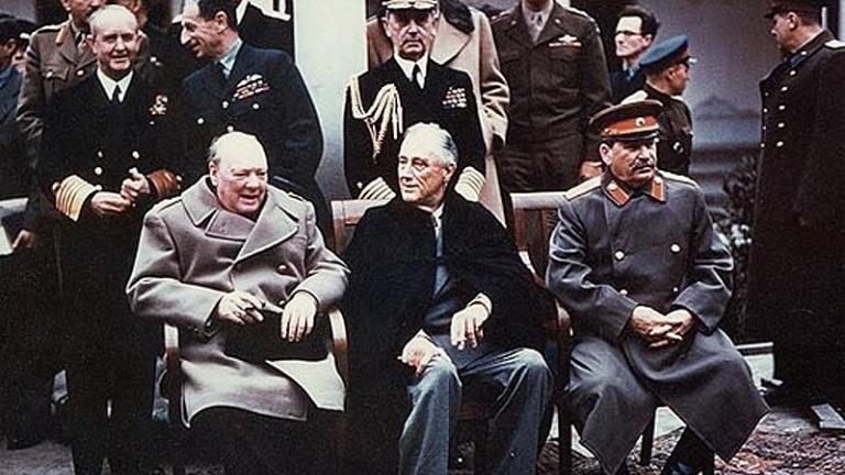 11 Φεβρουαρίου 1945 : Ολοκληρώθηκε η Διάσκεψη της Γιάλτας από τους ηγέτες των τριών «Μεγάλων» (Τσώρτσιλ, Ρούσβελτ, Στάλιν) -     