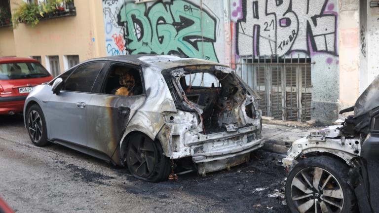 Εμπρησμοί σε σταθμευμένα οχήματα στο κέντρο της Αθήνας
