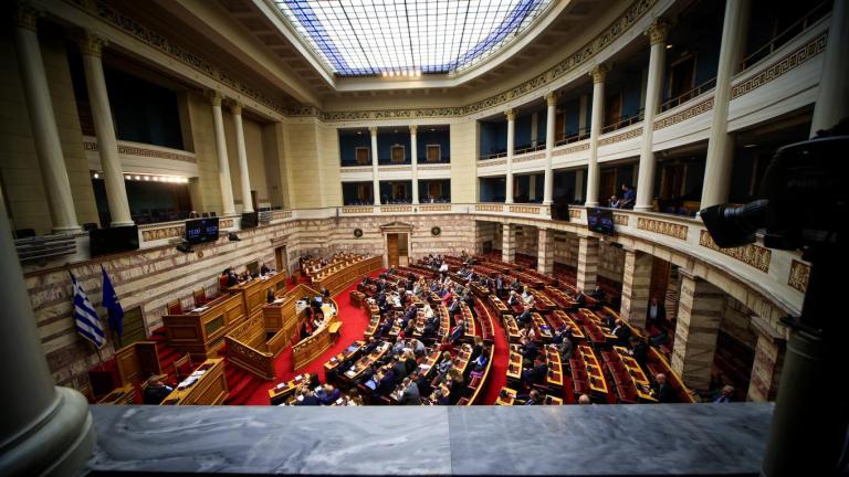 Βουλή - Πρόταση δυσπιστίας: Ολοκληρώνεται απόψε η συζήτηση με τις τοποθετήσεις των πολιτικών αρχηγώ