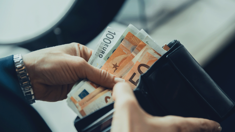 Οι όροι για την επιστροφή του Ειδικού Φόρου Κατανάλωσης για το αγροτικό πετρέλαιο με απόφαση Θεοχάρη και Αυγενάκη