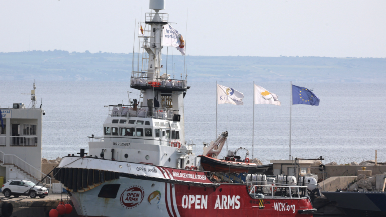 Το λιμάνι της Γάζας προσεγγίζει το πλοίο “Open Arms” που μεταφέρει ανθρωπιστική βοήθεια με αφετηρία τη Λάρνακα, σύμφωνα με το ΚΥΠΕ