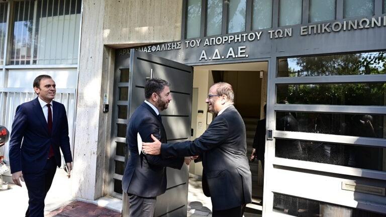 Ν. Ανδρουλάκης: Επίσκεψη στην ΑΑΔΕ και συνάντηση με Ράμμο για την υπόθεση υποκλοπών