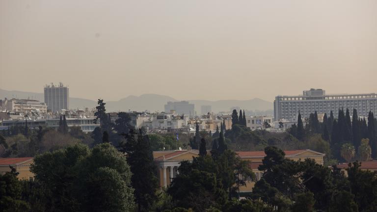 Λασποβροχές, αφρικανική σκόνη, άνοδος της θερμοκρασίας και πιθανές χαλαζοπτώσεις ο καιρός της Τρίτης 23/4