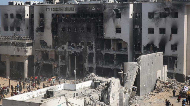 Γάζα: Εικόνες βιβλικής καταστροφής στο νοσοκομείο Αλ Σίφα μετά το σφυροκόπημα και την έφοδο του ισραηλινού στρατού