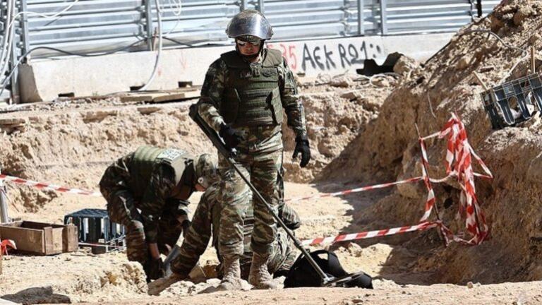 Ελληνικό: Βρέθηκαν εκατοντάδες βόμβες του Β’ Παγκόσμιου θαμμένες στο πρώην αεροδρόμιο