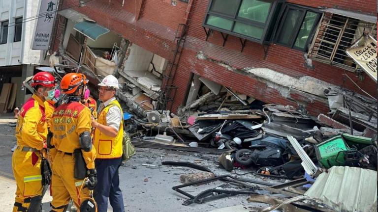 Εννέα νεκροί, 1.050 τραυματίες από τον σεισμό των 7,4 Ρίχτερ στην Ταϊβάν 