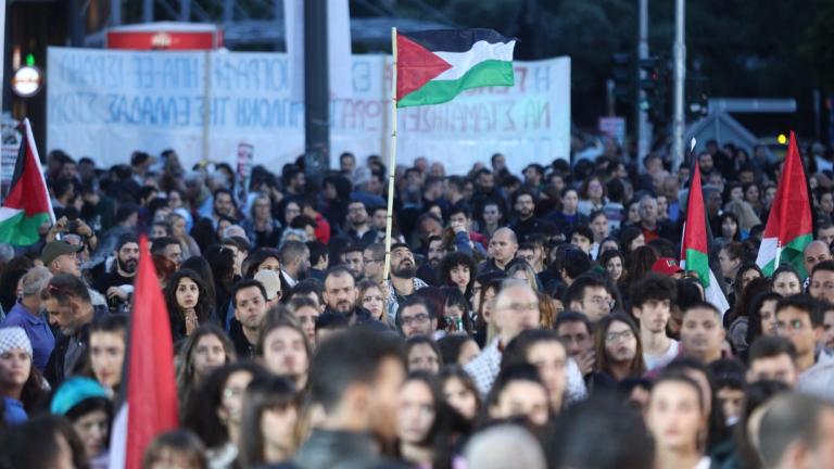 Ολονύχτια διαμαρτυρία φοιτητών για την Παλαιστίνη σε Προπύλαια και Λευκό Πύργο