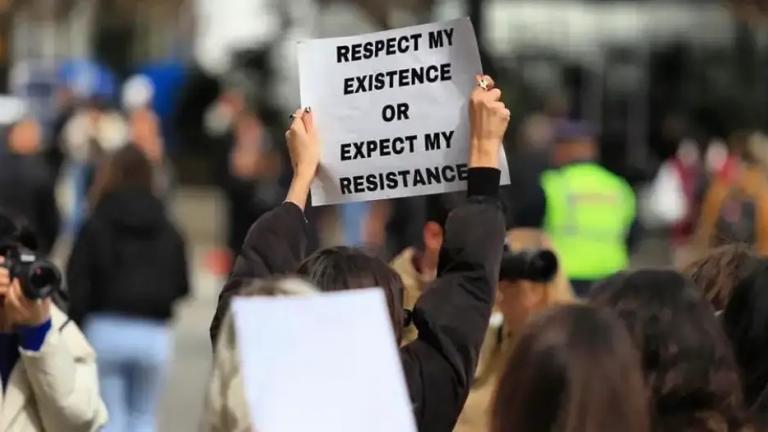 DW: Είναι οι γυναικοκτονίες ένα «βαλκανικό φαινόμενο»;