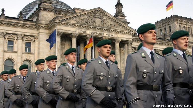Γερμανία: Επαναφορά της υποχρεωτικής στρατιωτικής θητείας ζητούν οι Χριστιανοδημοκράτες