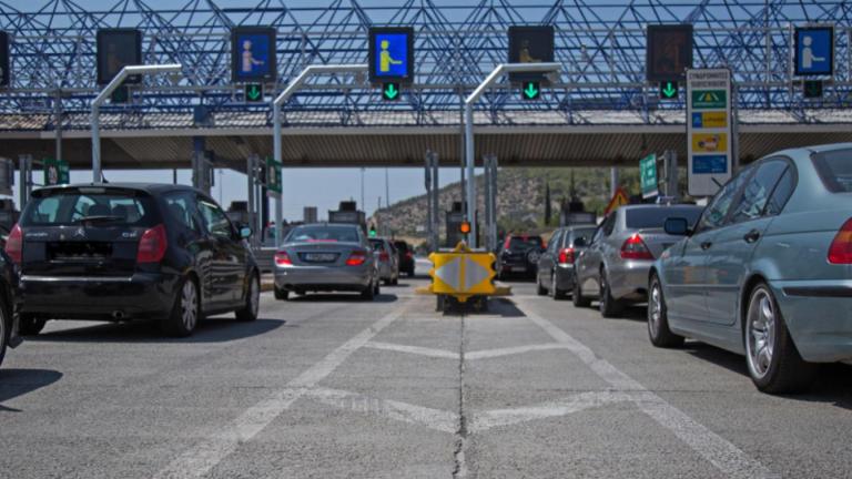 Με αμείωτο ρυθμό συνεχίζεται η έξοδος των εκδρομέων του Πάσχα - Καθυστερήσεις σε Αττική οδό και Αθηνών- Κορίνθου