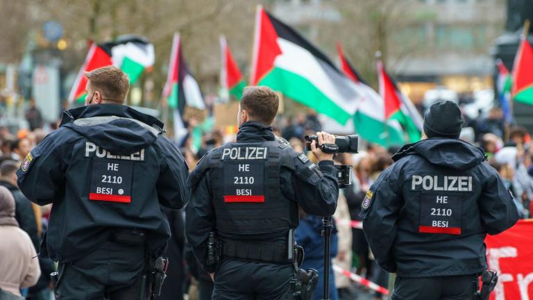 Γερμανία: Νέες έφοδοι σε πυρήνες που πρόσκεινται στη Χαμάς