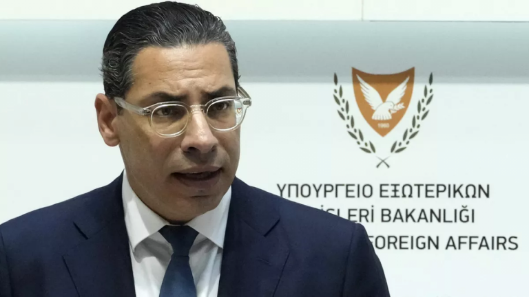 κομπος