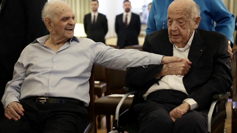 ΠτΔ: Το παράσημο του Ανώτερου Ταξιάρχη του Τάγματος της Τιμής απονεμήθηκε στους Γ. Μαρκόπουλο, Λ. Παπαδόπουλο και Μίμη Πλέσσα