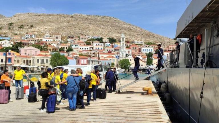ΓΕΝ: Μεταφορά ιατρών-νοσηλευτών του Σωματείου «Ανοικτή Αγκαλιά» με την ΤΠΚ «ΚΑΡΑΘΑΝΑΣΗΣ» και Κ/Φ «ΜΑΧΗΤΗΣ» σε ακριτικά νησιά 