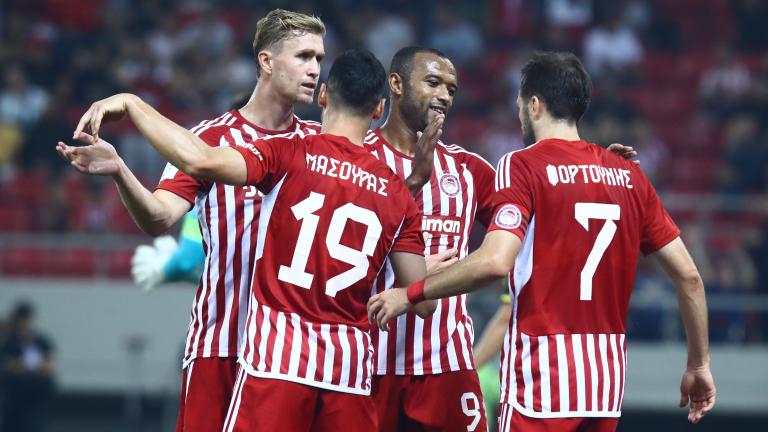 Για τον Μαροκινό σέντερ φορ είχε αναλάβει δράση και ο ίδιος ο Μεντιλίμπαρ, ο οποίος είχε πει στον ποδοσφαιριστή πόσο σημαντικός είναι στο πλάνο που καταστρώνει την επόμενη σεζόν και του εξηγούσε τους λόγους για τους οποίους θα μπορούσε να μείνει στον Ολυμπιακό. Για τον Φορτούνη είναι γνωστό πως απομένει ένα ραντεβού με τον Βαγγέλη Μαρινάκη, αφού οι δύο άνδρες συνηθίζουν να τα λένε προσωπικά πριν οποιαδήποτε υπογραφή συμβολαίου ή άλλα θέματα που κατά καιρούς έχουν συζητήσει μόνοι τους, χωρίς την παρουσία τρί