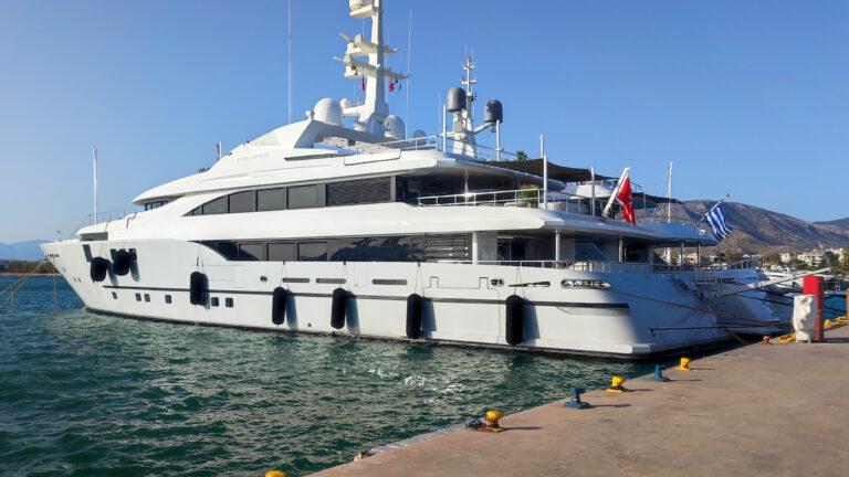 Ύδρα: Δίωξη κακουργηματικού χαρακτήρα για τους 13 της θαλαμηγού – Θα απολογηθούν την Τετάρτη