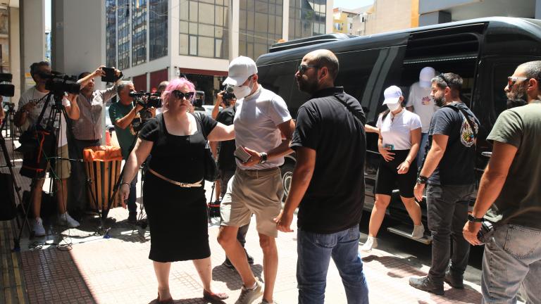 Στην Εισαγγελία Πειραιά οι 13 συλληφθέντες που φέρονται ως υπαίτιοι για τη φωτιά στην Ύδρα