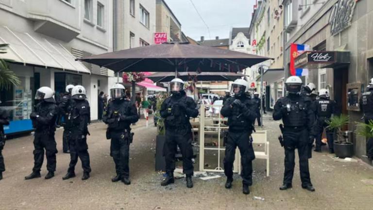 Euro 2024: Άγρια επεισόδια ανάμεσα σε Άγγλους και Σέρβους οπαδούς (ΒΙΝΤΕΟ)