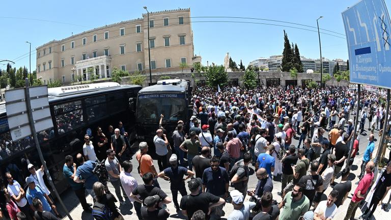 Συγκέντρωση στο Σύνταγμα ενάντια στο κλείσιμο της ΛΑΡΚΟ