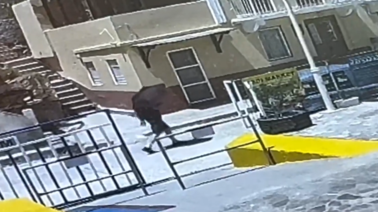 Σύμη: Νέο βίντεο ντοκουμέντο με τον αγνοούμενο Βρετανό παρουσιαστή του BBC