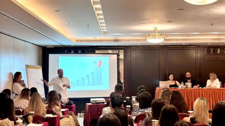 Ο Όμιλος Intrafashion δημιουργεί “Pink Woman” Training Stores