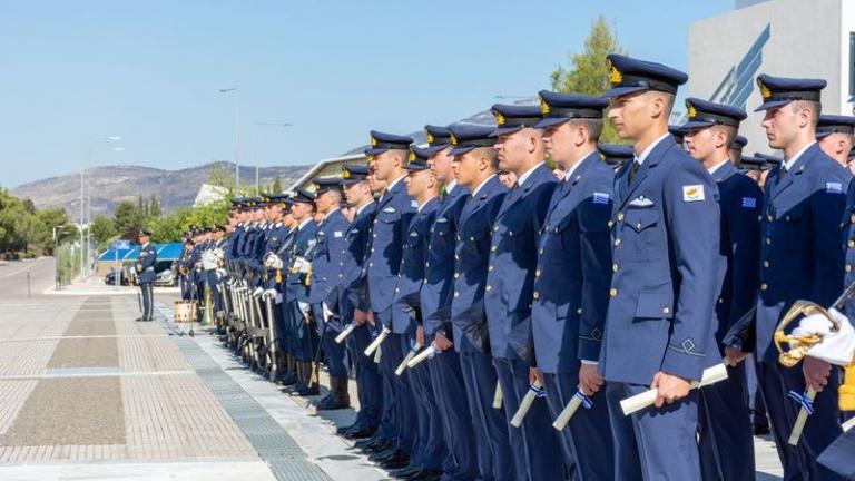 Α/ΓΕΑ Αντιπτέραρχος (Ι) Δ.Γρηγοριάδης: Απονομή των πτυχίων τους στους νέους Ανθυποσμηναγούς της ΠΑ