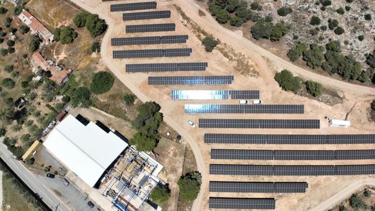 HELLENiQ ENERGΥ: Δημιουργία του πρώτου Φ/Β σταθμού αυτοπαραγωγής σε βιομηχανική της εγκατάσταση 