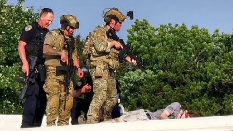 Επίθεση κατά του Τραμπ: Το FBI κατονόμασε τον 20χρονο Τόμας Μάθιου Κρουκς ως δράστη