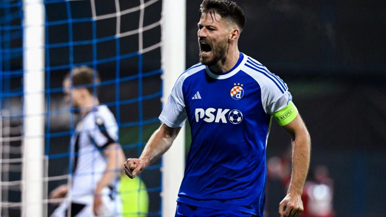 Το όνομα του Μπρούνο Πέτκοβιτς «παίζει» από τη Δευτέρα στο ρεπορτάζ του Ολυμπιακού, με τους Κροάτες να μεταφέρουν σχετική πληροφορία μέσω δημοσιευμάτων. Όπως ανέφερε ο Κώστας Νικολακόπουλος στον bwinΣΠΟΡ FM 94,6 μέσω της εκπομπής «Newsroom», πρόκειται για μία περίπτωση ποδοσφαιριστή που ξέρουν οι Πειραιώτες και θα μπορούσε να μπει στη λίστα του Μεντιλίμπαρ. Τα οικονομικά δεδομένα του άσου της Ντιναμό Ζάγκρεμπ είναι συγκεκριμένα. Αφού έχει ρήτρα 2,5 εκατομμύρια ευρώ, ενώ αξιώνει συμβόλαιο κοντά στα 2 εκατ. ε