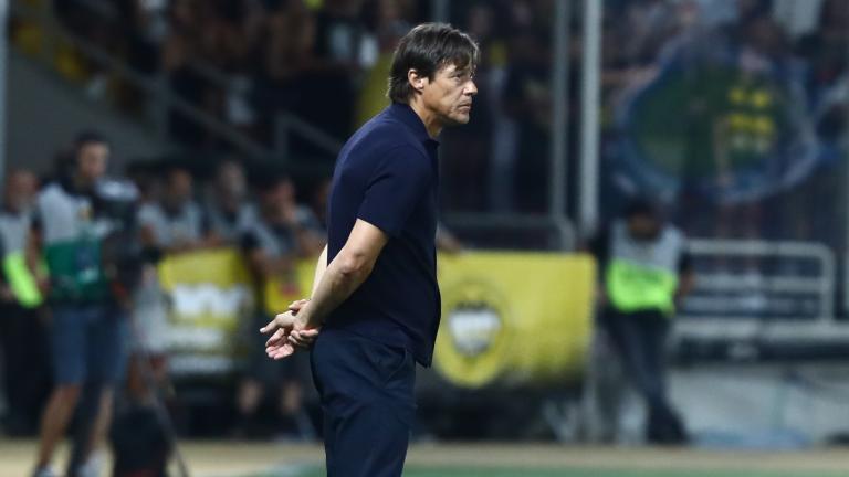 Μια βραδιά που εξελισσόταν σε… πάρτι και το σκορ έδειχνε ικανό να φτάσει σε επίπεδα ρεκόρ για ευρωπαϊκό αγώνα της ΑΕΚ (παραμένει τέτοιο το 6-0 επί της Γκρεβενμάχερ), έγινε στο τέλος μια αγχωτική διαδικασία προκαλώντας εκνευρισμό στους φίλους της ομάδας. Το 4-0 που έγινε 4-3 απέναντι στην Ίντερ Ντ’ Εσκάλδες δεν… πέρασε έτσι στα κιτρινόμαυρα αποδυτήρια, αλλά ταρακούνησε άπαντες, καθώς όλοι παραδέχτηκαν πως η «Ένωση» έβαλε σε μπελάδες τον εαυτό της επειδή δεν έδειξε σοβαρότητα για 90 λεπτά, παρά μόνο για 60. Σ