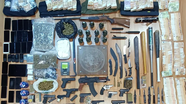 Υπόθεση εκβιαστών: Τα ευρήματα της ΕΛ.ΑΣ για την εγκληματική οργάνωση - Εμπρησμοί, «σωματοφύλακες», οπαδικά επεισόδια και ξυλοδαρμοί 